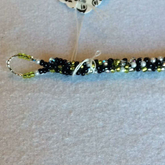 FINAL SALE PRICE Unique CL Designs Embellished Bracelet in Grn/Blk - Picture 3 of 4